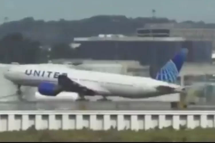 Ban Pesawat Bermasalah ketika Lepas Landas