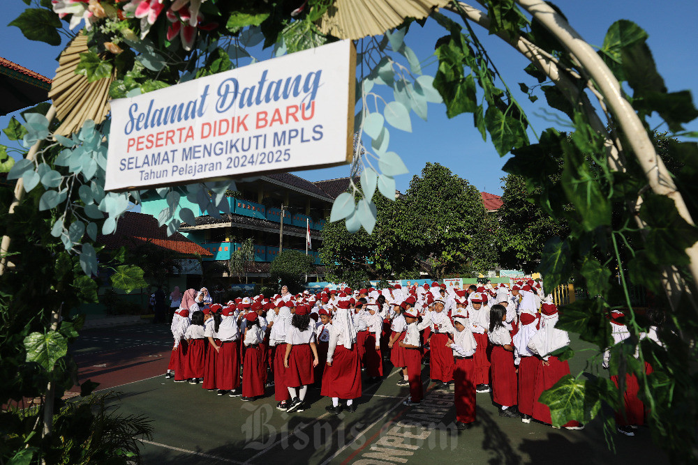 Hari Pertama Sekolah di Jakarta