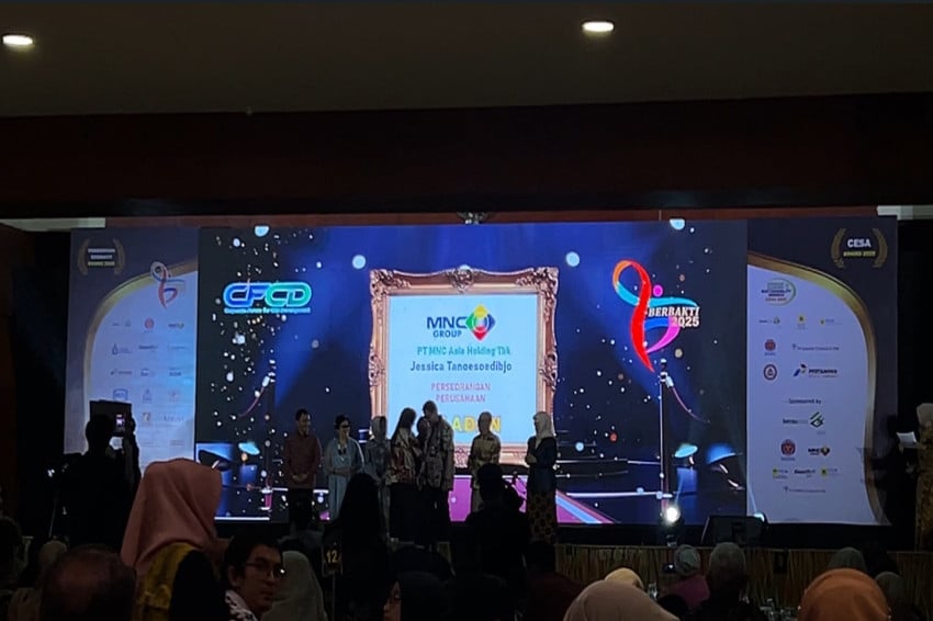 Jessica Tanoesoedibjo Raih Penghargaan Perempuan Berbakti 2025