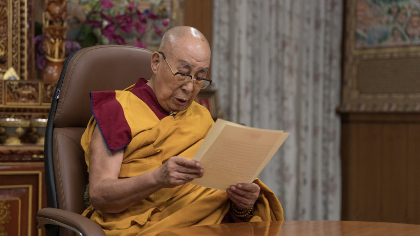 Setelah Lamban Dinanti, Dalai Lambat Klaim Sudah Memiliki Penerus