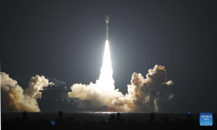 Waktu Merek Lain Pusing Mikirin Diskon, Geely Justru Sibuk Luncurkan Roket