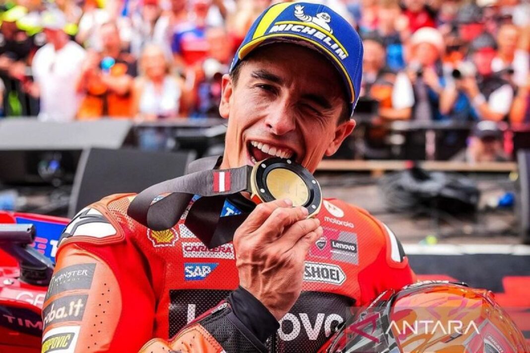 Alex Marquez Gemas Lihat Marco Bezzecchi Biarkan Marc Marquez Menang di MotoGP San Marino 2025