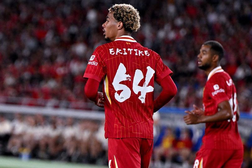 Fans Liverpool yang Bikin Simeone di Kartu Merah Memang 'Bermasalah'