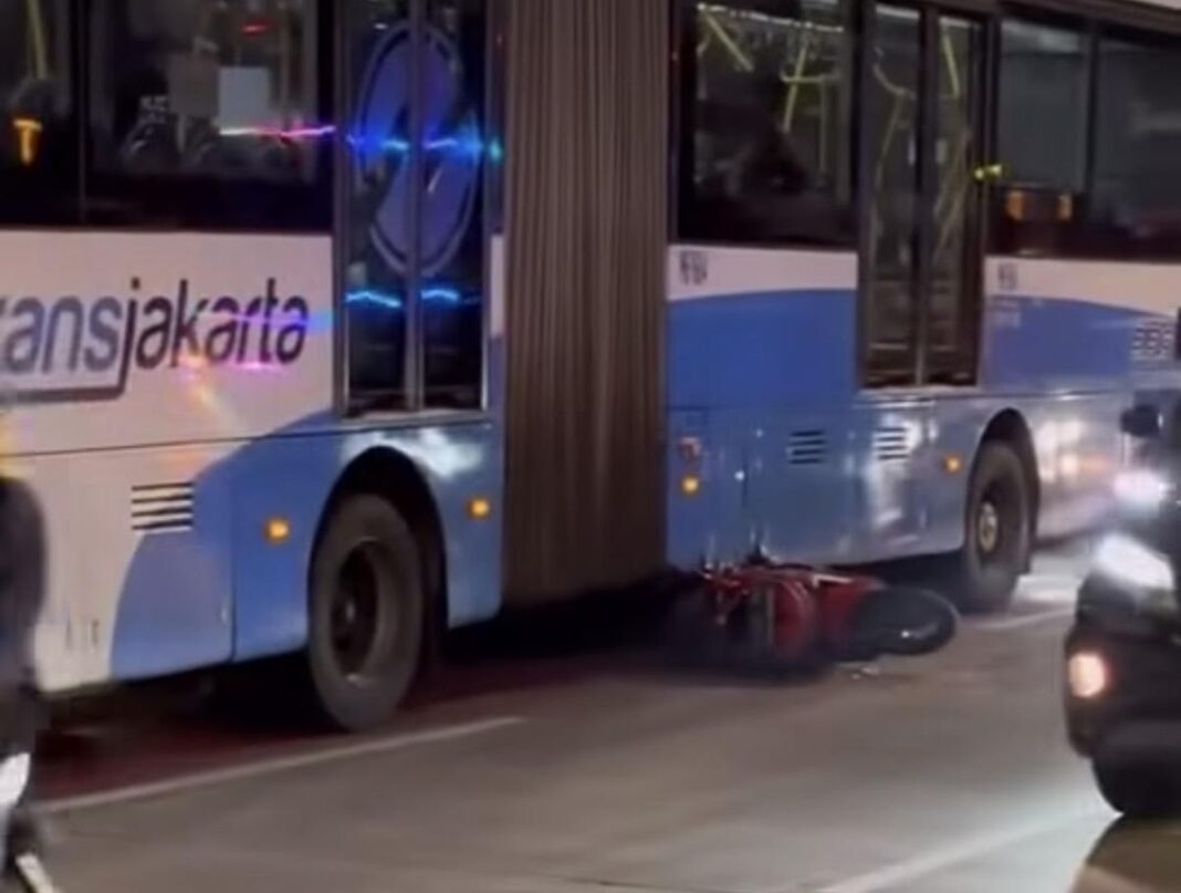 Legislator Partai Perindo Paulus Lobo Gerak Cepat Bantu Korban Banjir Nagekeo NTT