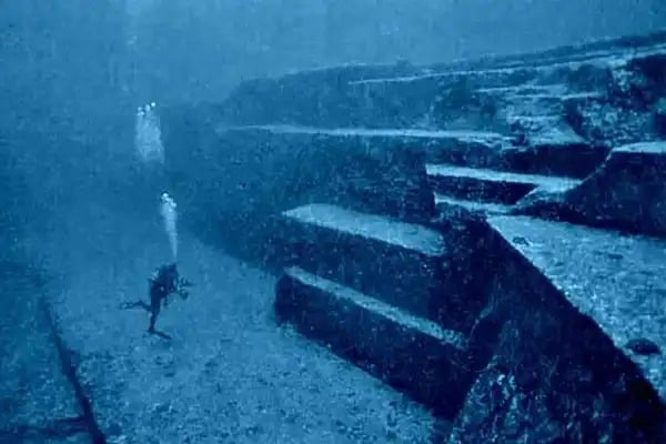 Benarkah Struktur Ajaib di Bawah Laut Jepang Piramida?