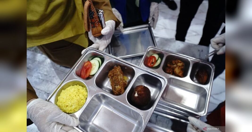 Dapur MBG Cisarua Ditutup Sementara Usai Siswa Keracunan Massal