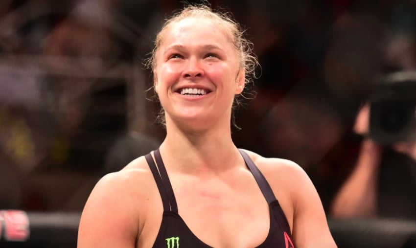 Mike Tyson Bikin Ronda Rousey Mau Comeback
