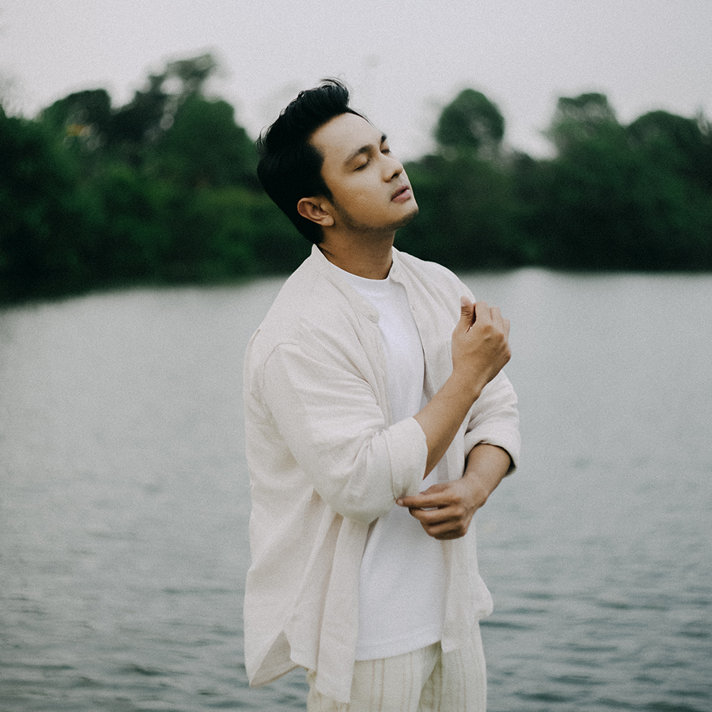 Perjalanan Karier Penyanyi Yogie Nandes