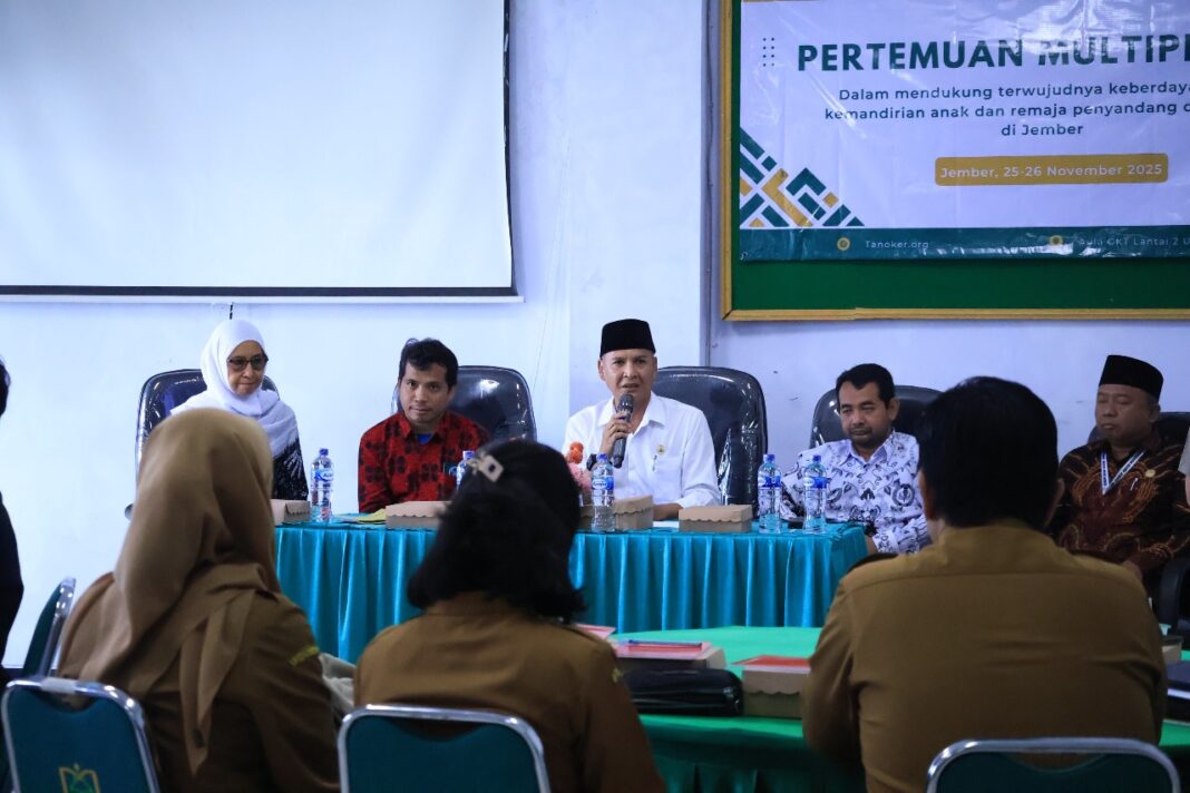 Kepala Biro AUPK UIN KHAS Jember Hadiri Pelantikan PPPK Tahap II dan Penyerahan SK Paruh Waktu