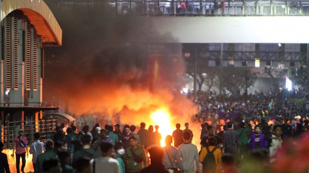 Pengemudi Audi Terobos Gerbang Tol JORR