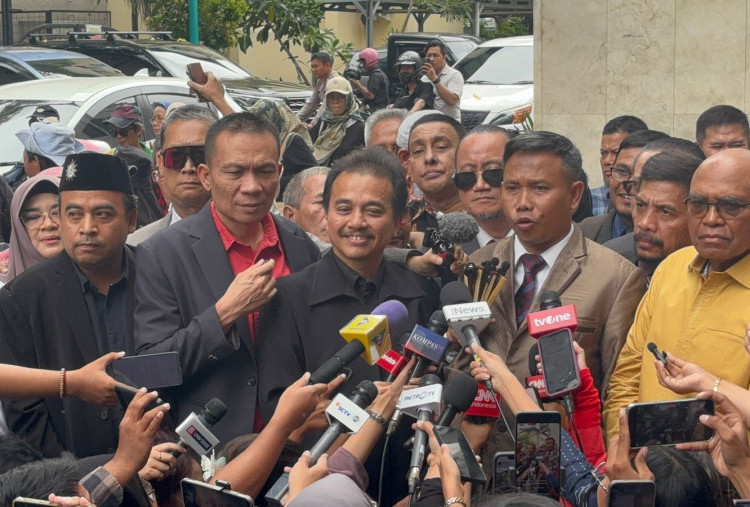 Prabowo Beri Rehabilitasi 2 Guru di Luwu Utara yang Dipecat Usai Bantu Honorer