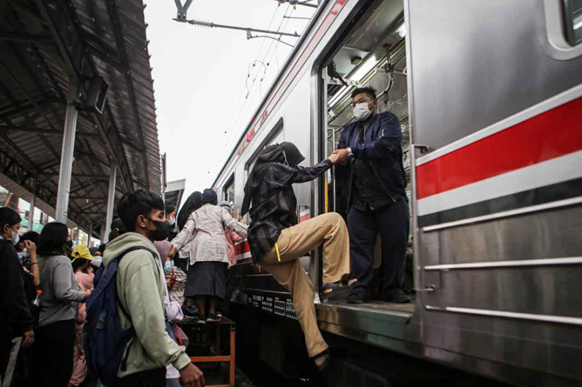 Usulan KRL Beroperasi 24 Jam