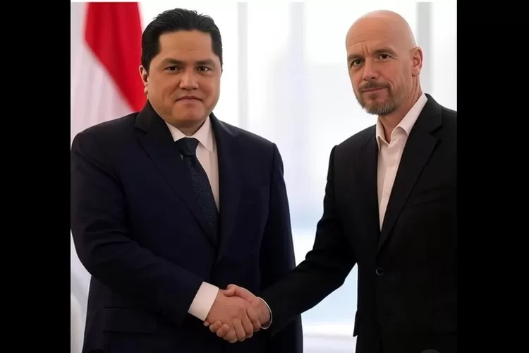 Van Bronckhorst Diisukan Jadi Pelatih Timnas Indonesia