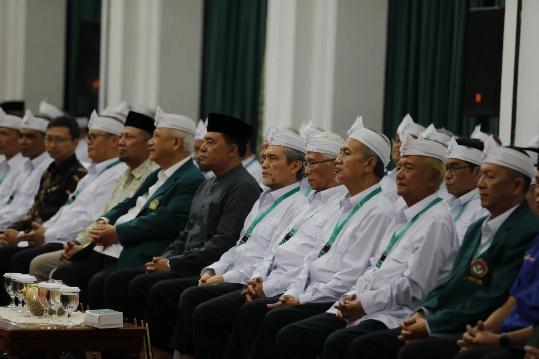 Curi Perhatian, Momen Ole Romeny Beri Kejutan Kado Natal