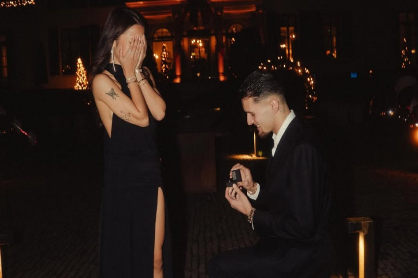 Formal Dilamar Justin Hubner, Jennifer Coppen Menangis Haru