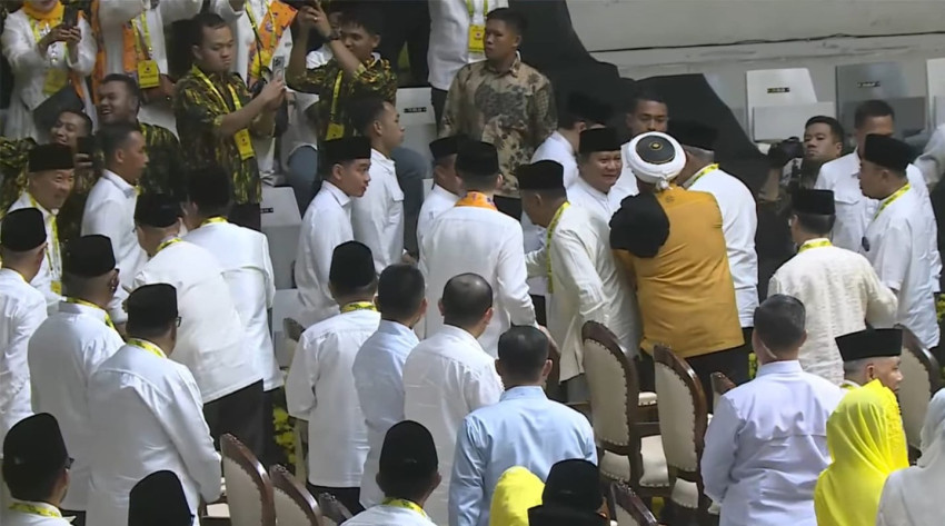 Prabowo Didampingi Gibran Hadiri Doa Berbarengan