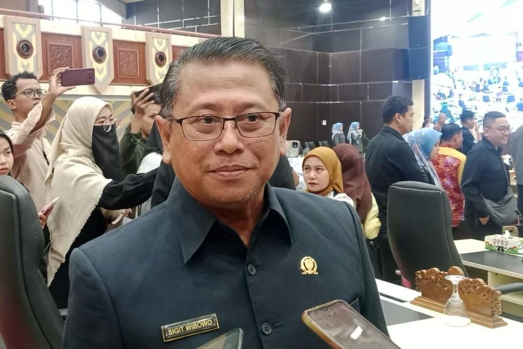 Puncak Peringatan Hari Aids Sedunia Di Kukar Dimeriahkan Senam Berbarengan dan Hadiah