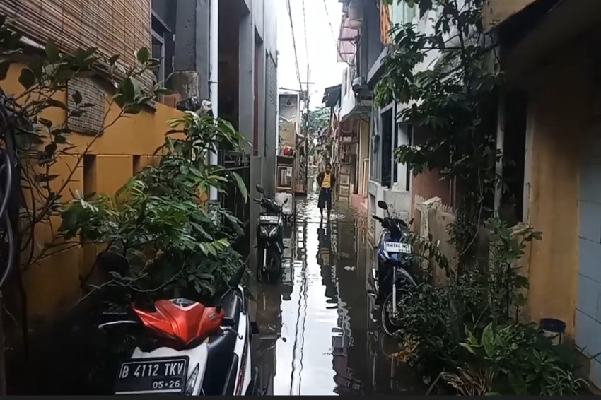 Banjir di Bidara Cina Jaktim Rendam Permukiman 2 Meter
