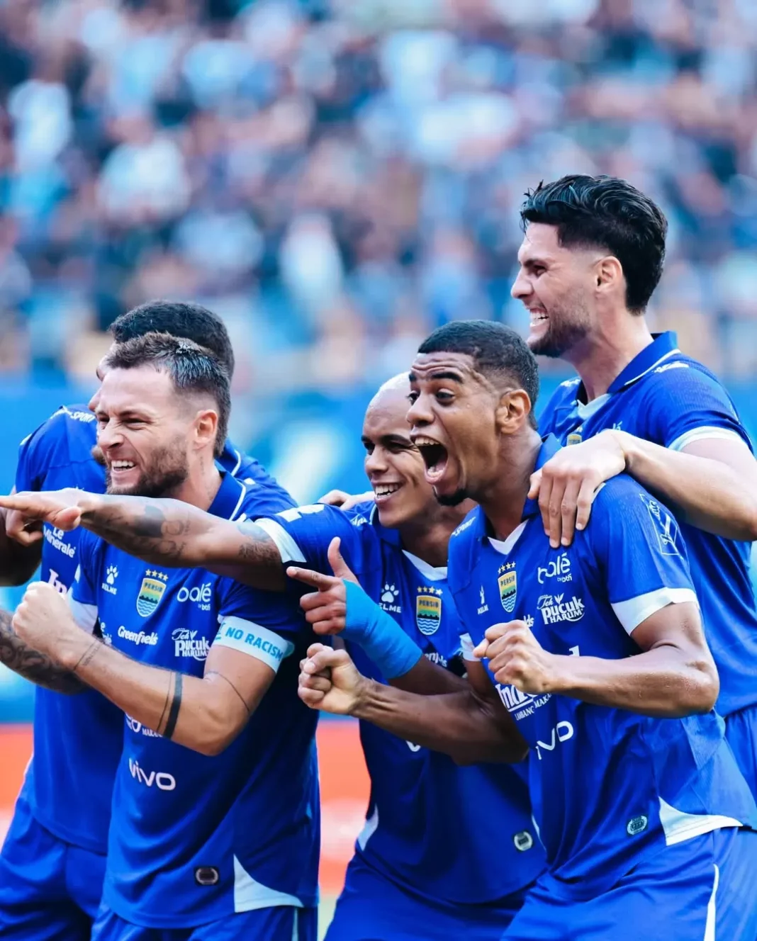 Ezra Walian Diincar Persija Jakarta