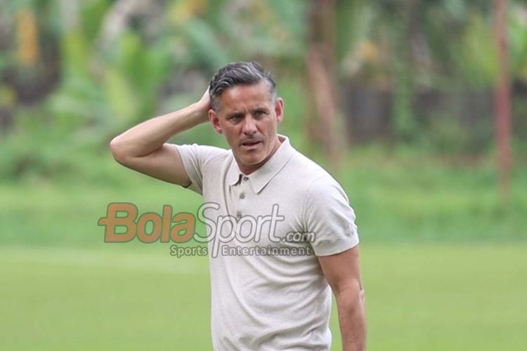 John Herdman Blusukan ke Markas Latihan Persija Jakarta
