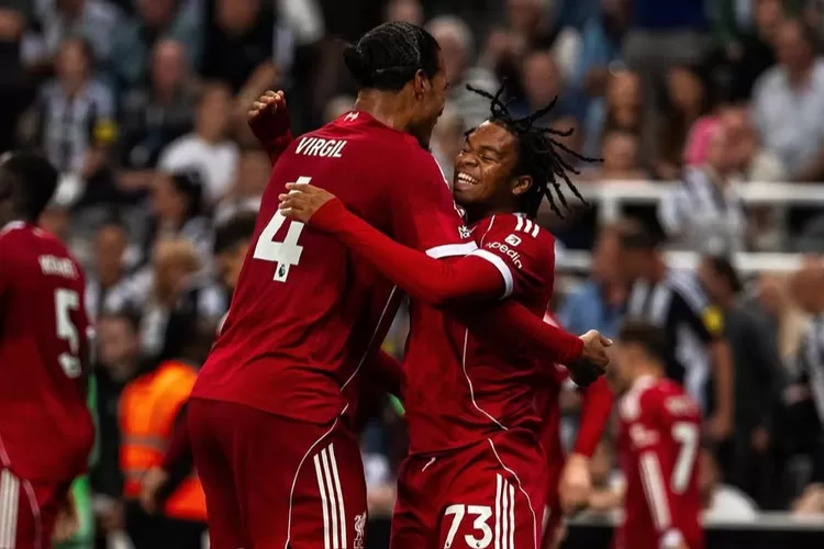 Declan Rice Tegaskan Arsenal Ingin Banget Trofi Carabao Cup