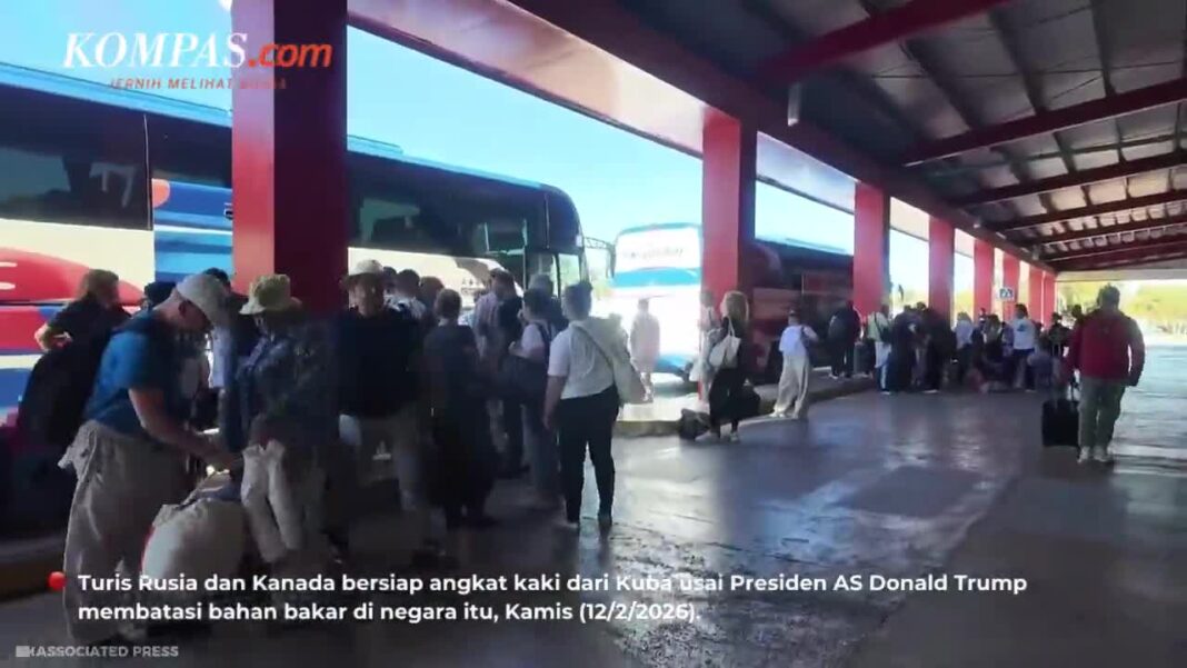 Polisi Identifikasi Pria Tempelkan Stiker QR Judi Online di Jaksel