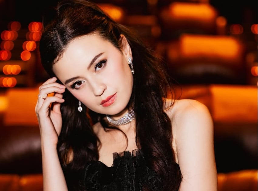 Kimberly Ryder Ungkap Dalih Tetap Umrah