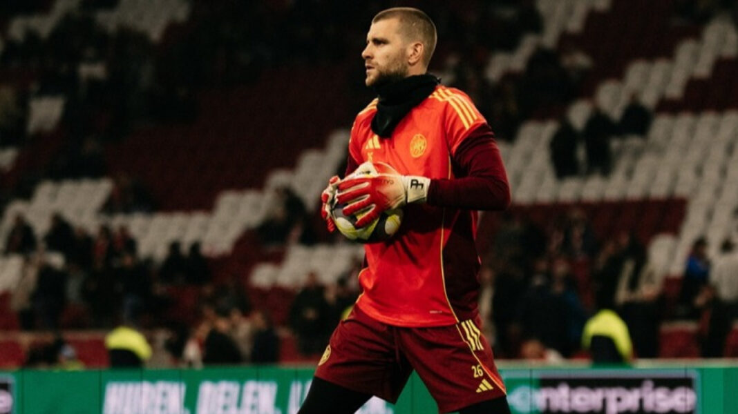 Kiper Timnas Indonesia Maarten Paes Kena Kritik